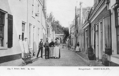 8653 Gezicht in de Brugstraat te Breukelen uit het westen.